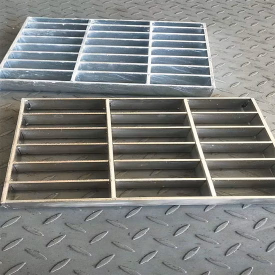 Hot DIP Galvanized Compound Bar Grating Steel Floor Grating with Checkered Plate for Catwalk